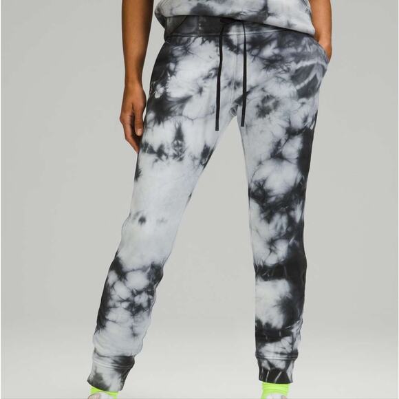 Lululemon XS Warm Down Jogger in Earth Dye Stone - Picture 1 of 13